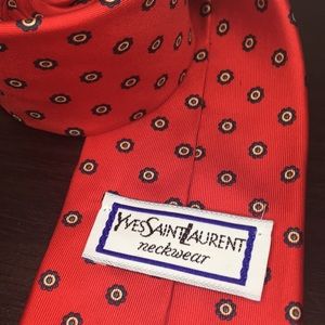 ✨Yves Saint Laurent Men’s Red Silk Tie